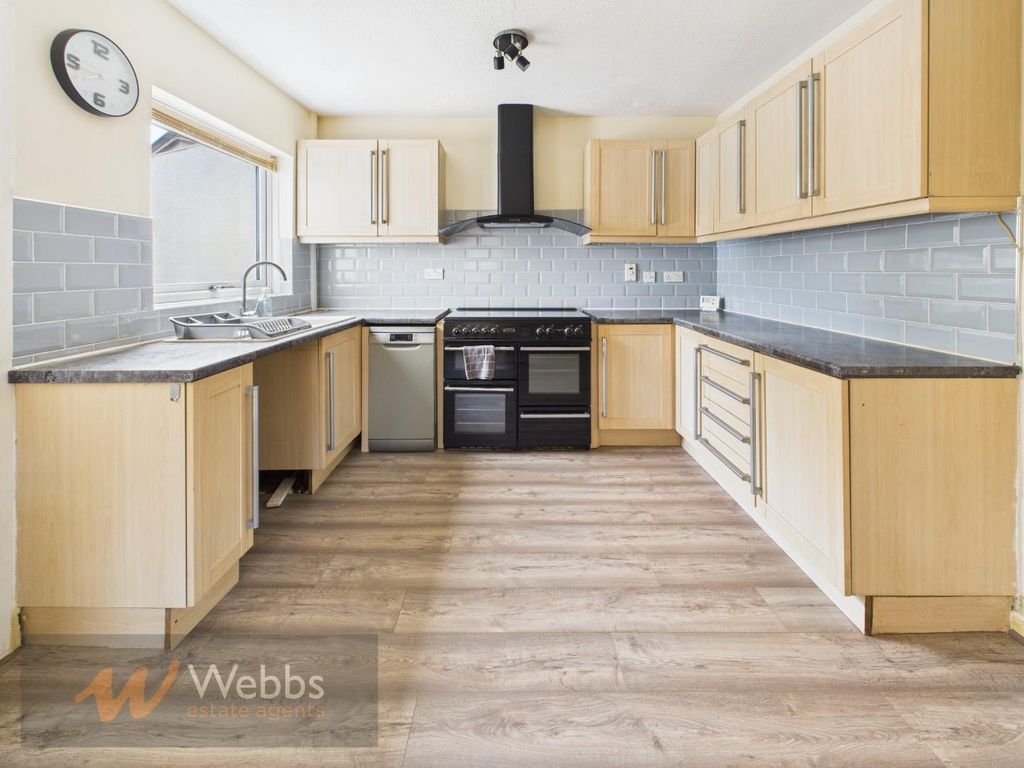 Property photo 2 of 33 Cam05244G0-Pr0085-Still009.Jpg