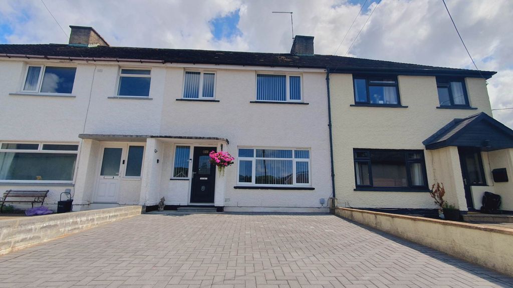 Property photo 1 of 33