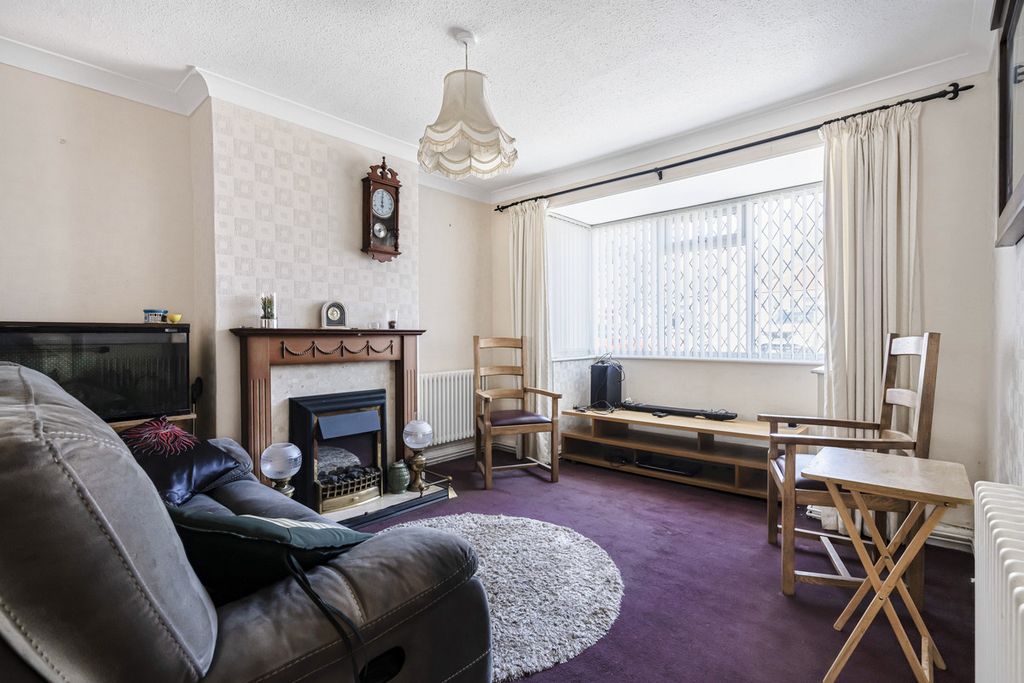 Property photo 2 of 18