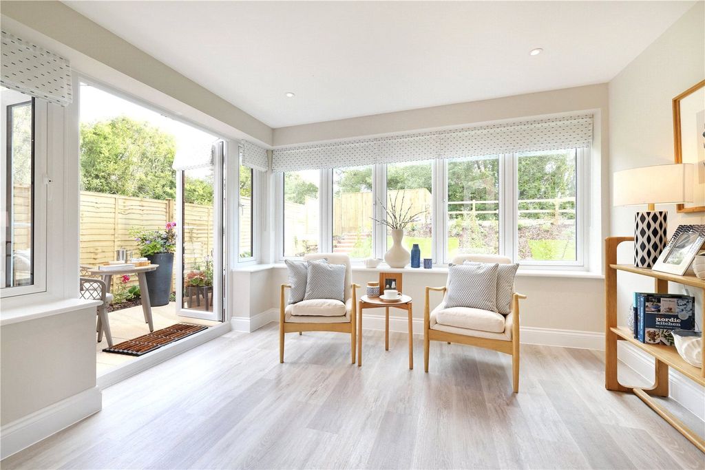 Property photo 2 of 9 Show Home