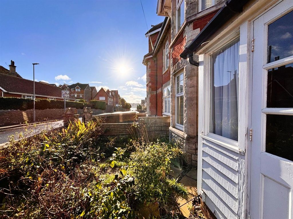 Property photo 3 of 18 4277 Streetview From Entrance To Sea.Jpg