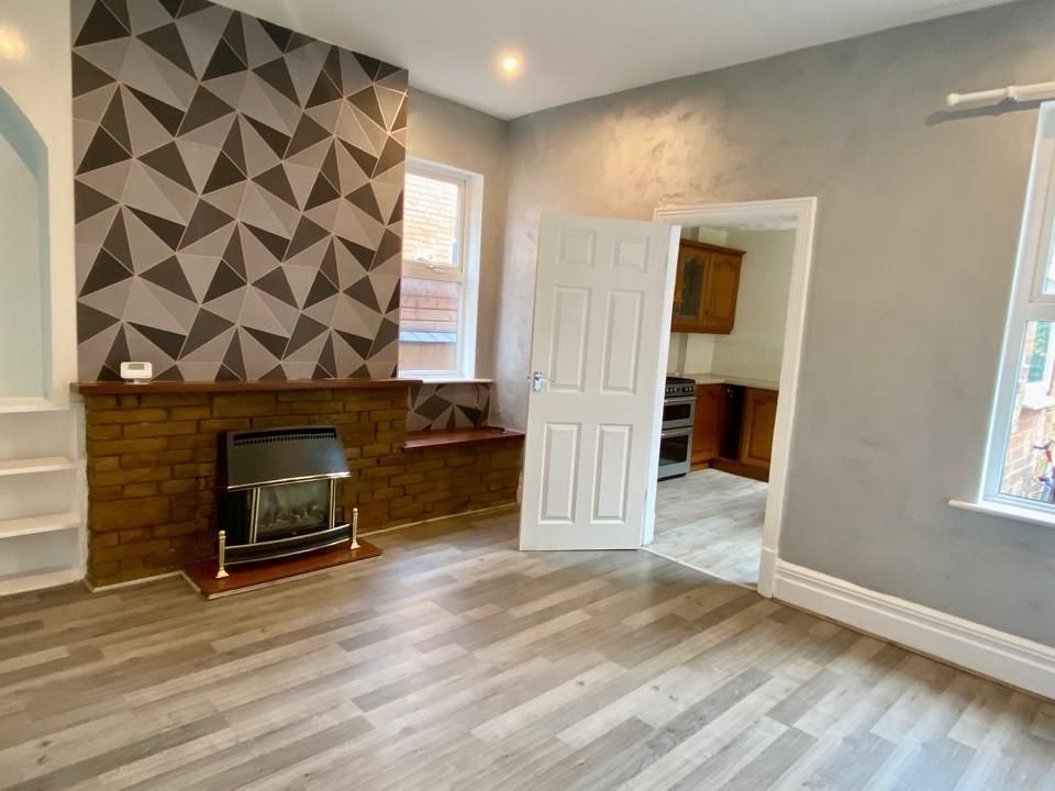 Property photo 3 of 9 32 Walton Street Dining Room.Jpg