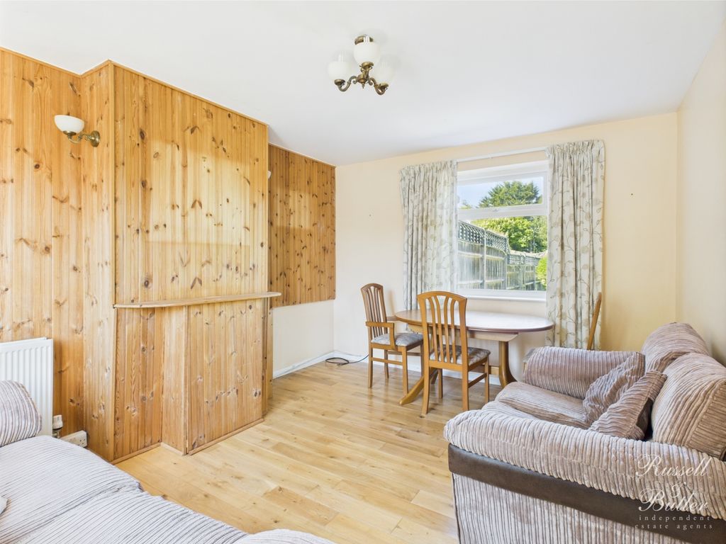 Property photo 3 of 16 Cam02127G0-Pr0289-Still006