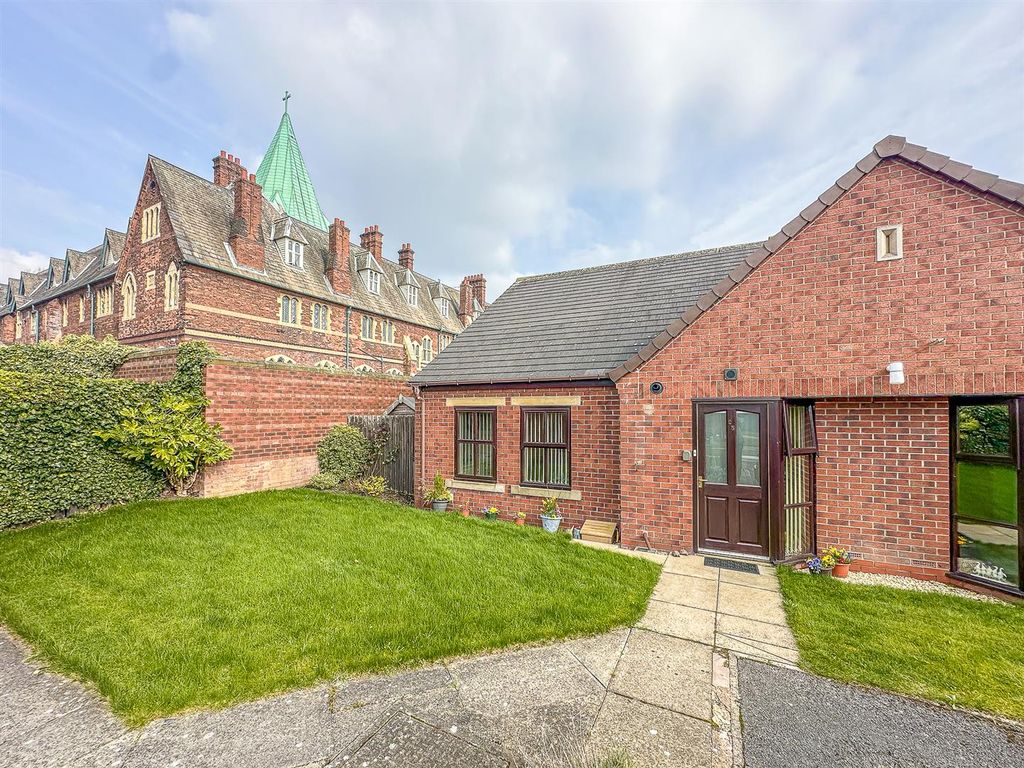 Property photo 1 of 9