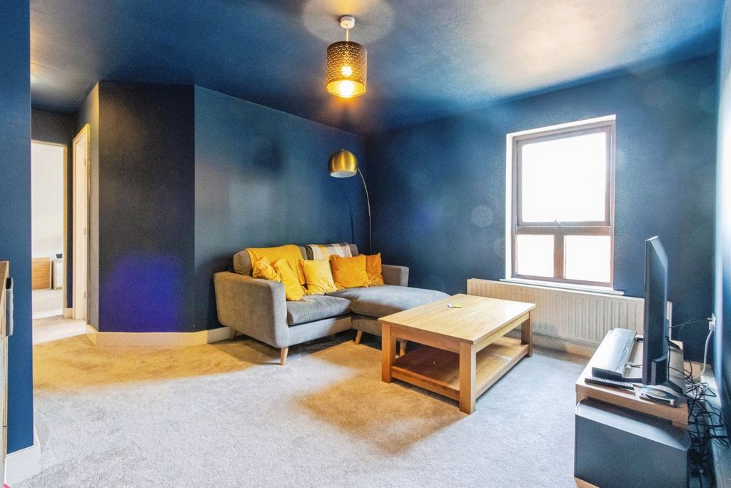 Property photo 2 of 12 Pbox-Img.Jpg