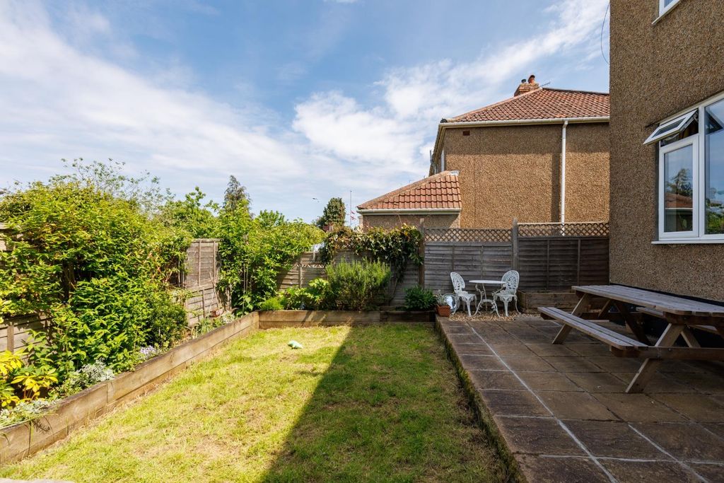 Property photo 3 of 16 Gff 12 Willada Close-17.Jpg