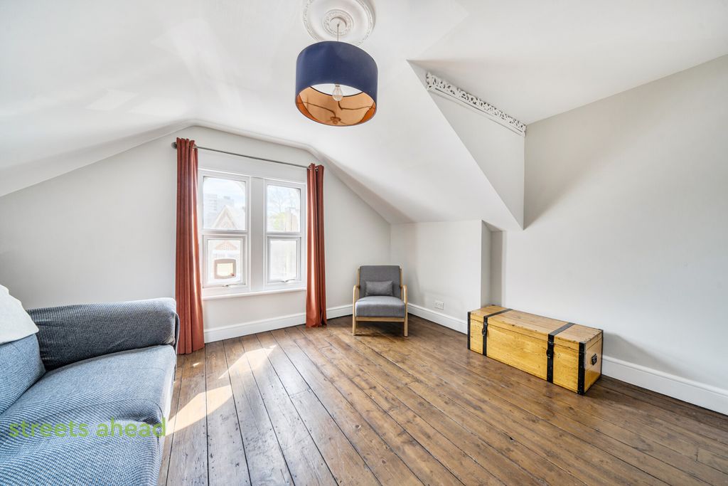 Property photo 2 of 13 A9d097B8-795B-496...