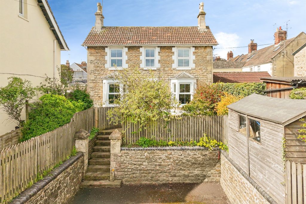 Property photo 2 of 18