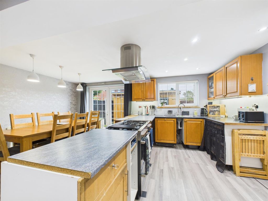 Property photo 3 of 15 Cam03573G0-Pr0298-Still009.Jpg