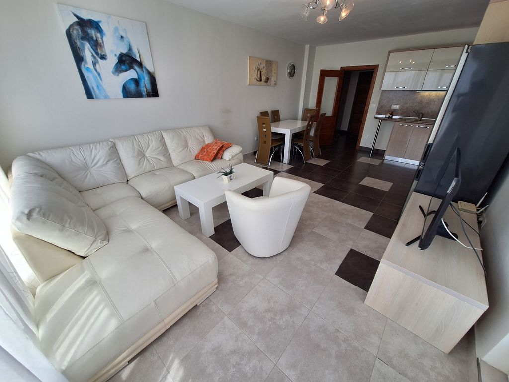 Property photo 2 of 41