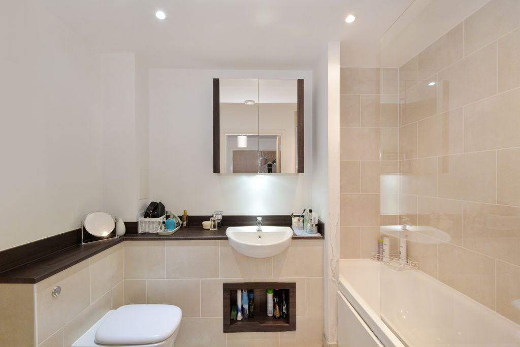 Property photo 3 of 7 Main Bathroom