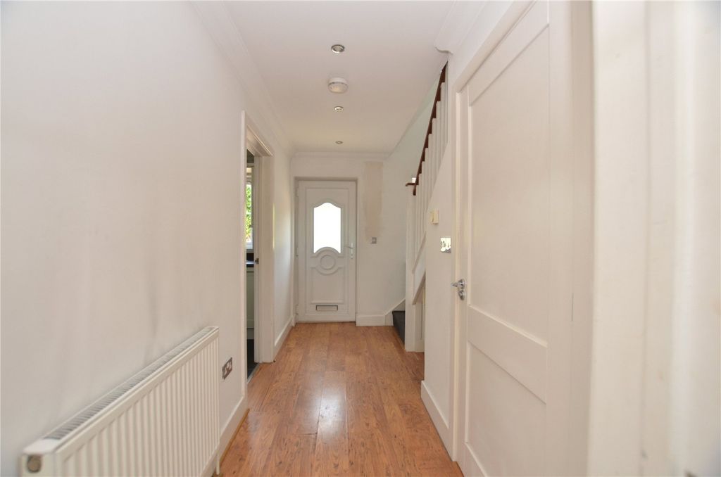 Property photo 2 of 16 Picture No. 21