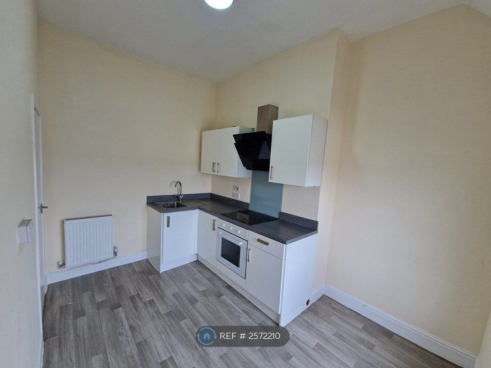 Property photo 2 of 7 Kitchen