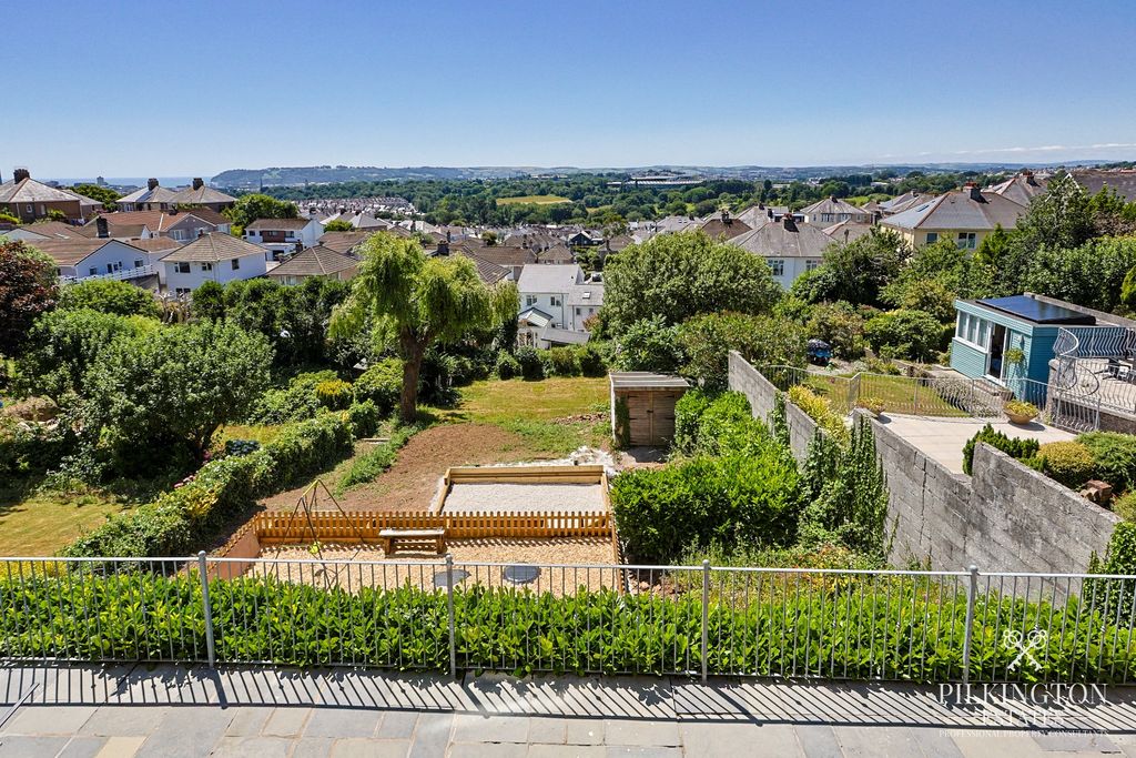 Property photo 2 of 25 5259914