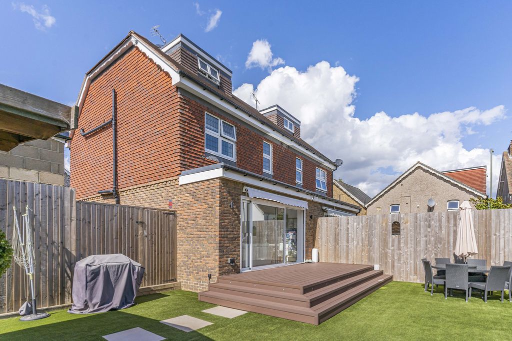 Property photo 2 of 36