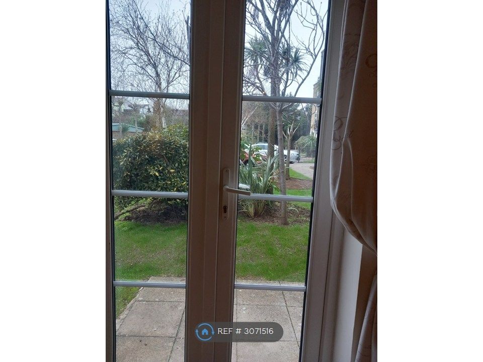Property photo 2 of 32