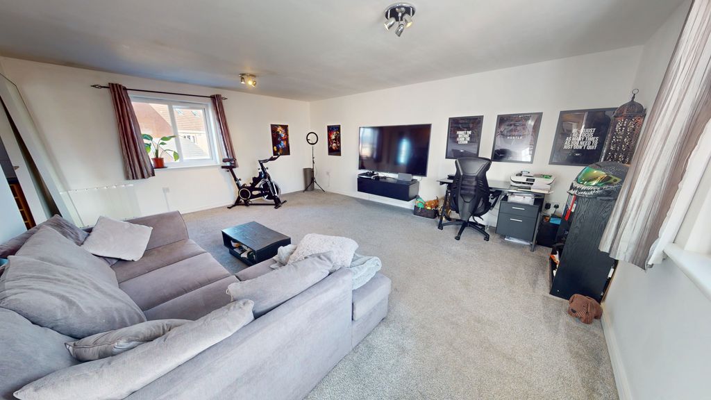 Property photo 3 of 9