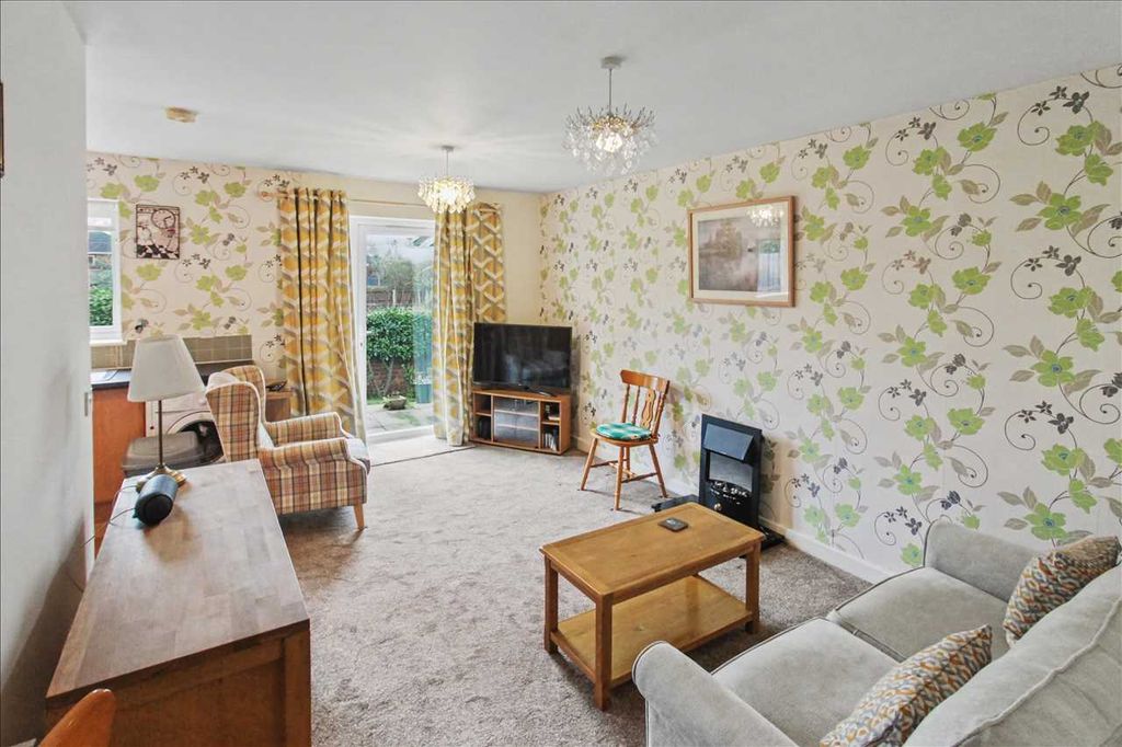 Property photo 2 of 10 Lounge