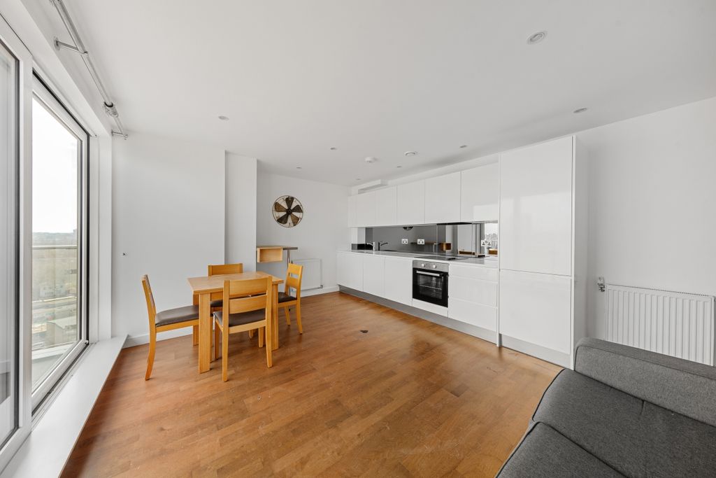 Property photo 3 of 14 094A7564