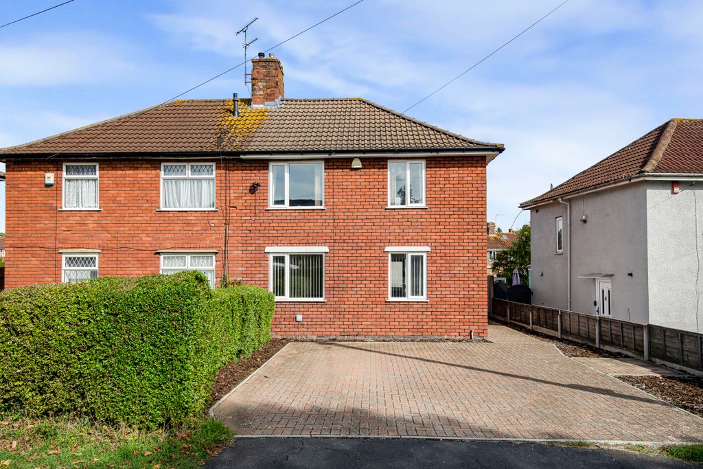 Property photo 1 of 25 Salcombe Road