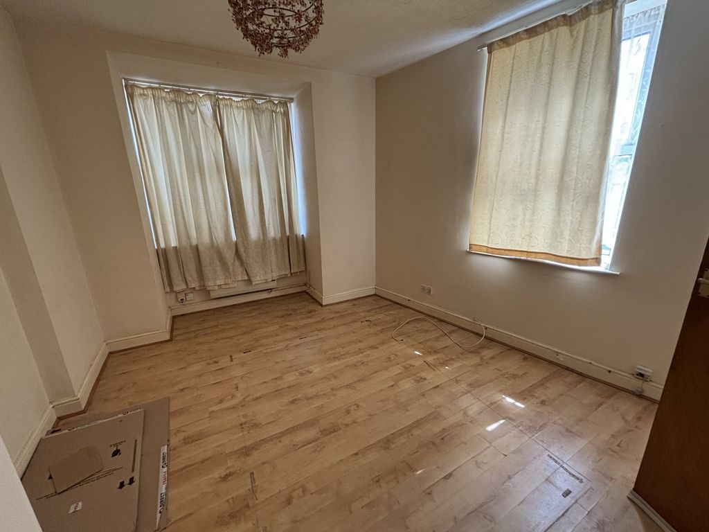 Property photo 2 of 5 Photo 1