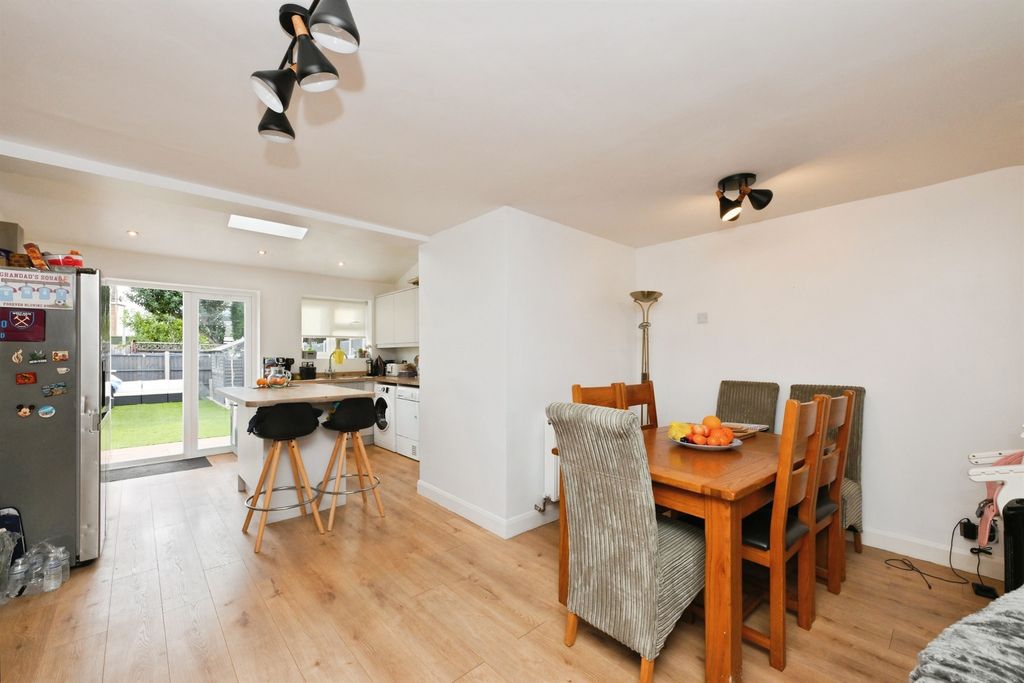 Property photo 3 of 16