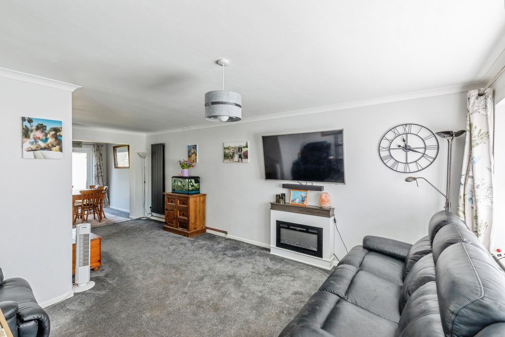 Property photo 3 of 15