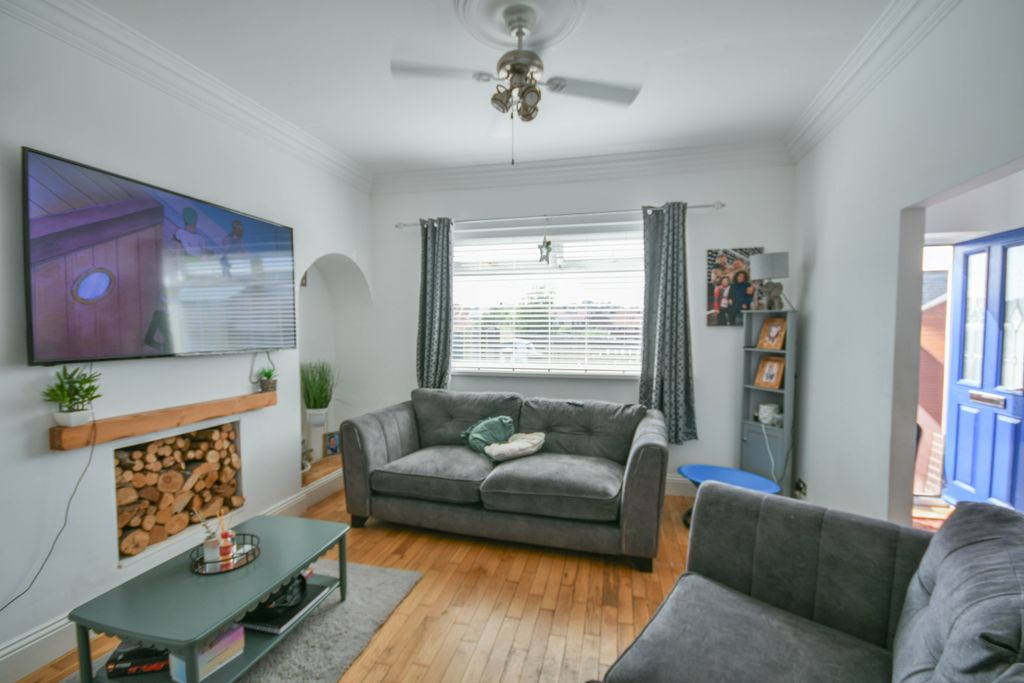 Property photo 2 of 20