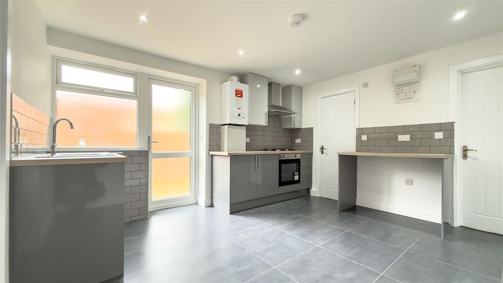 Property photo 2 of 9 2.Jpg