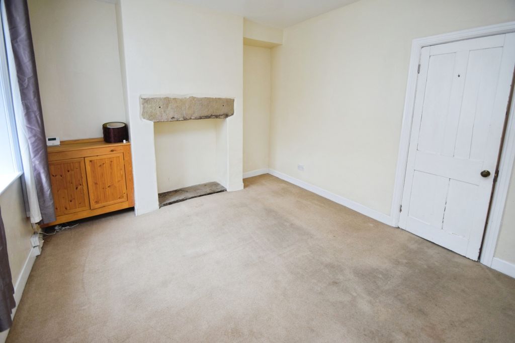 Property photo 2 of 11 47504c7c-Lounge