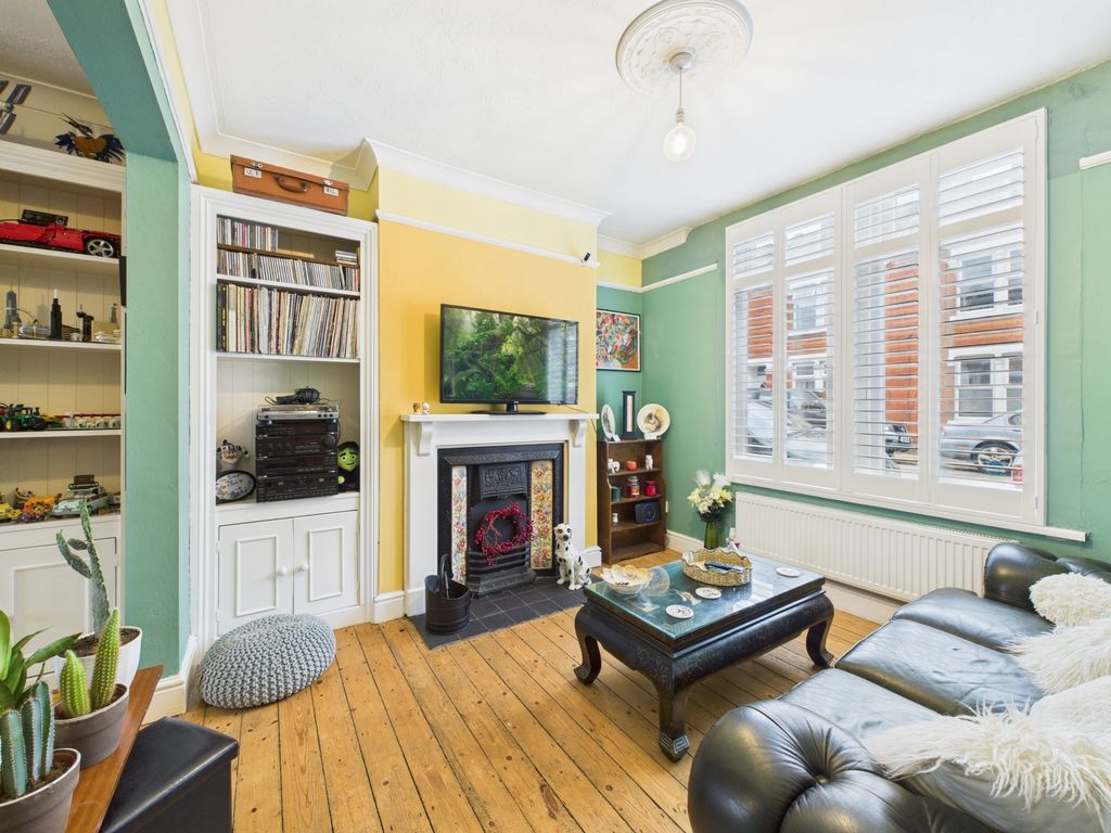 Property photo 2 of 10 Lounge