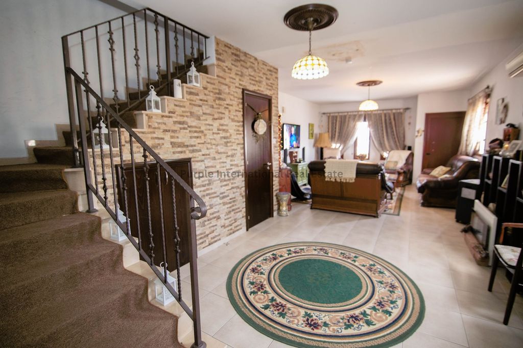 Property photo 2 of 29