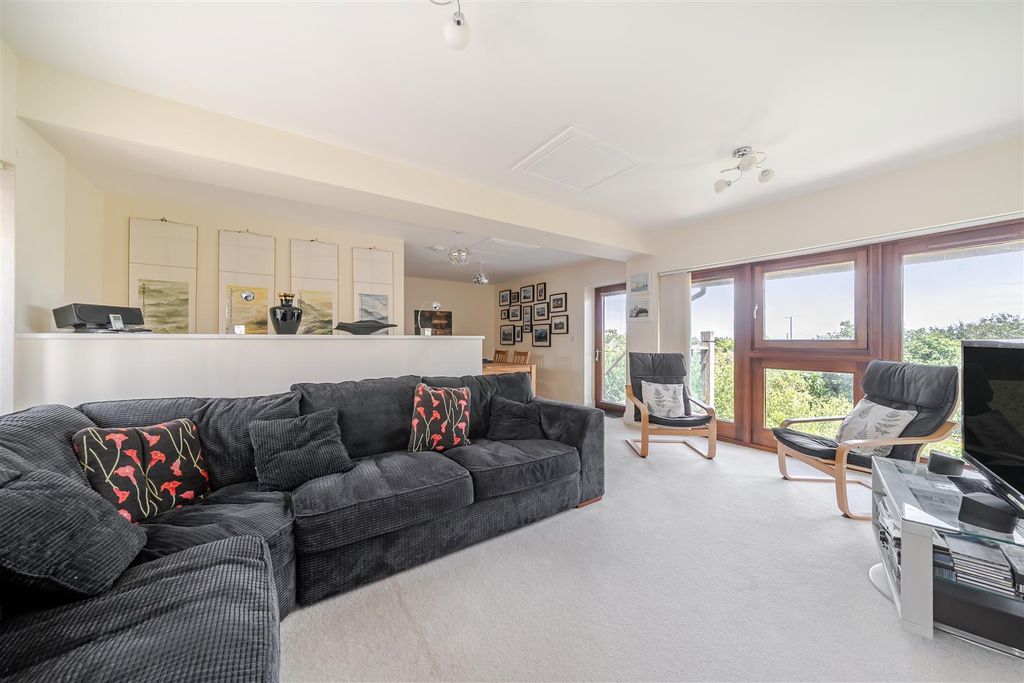 Property photo 3 of 26 1472638-8-6A296A38941E7.Jpg