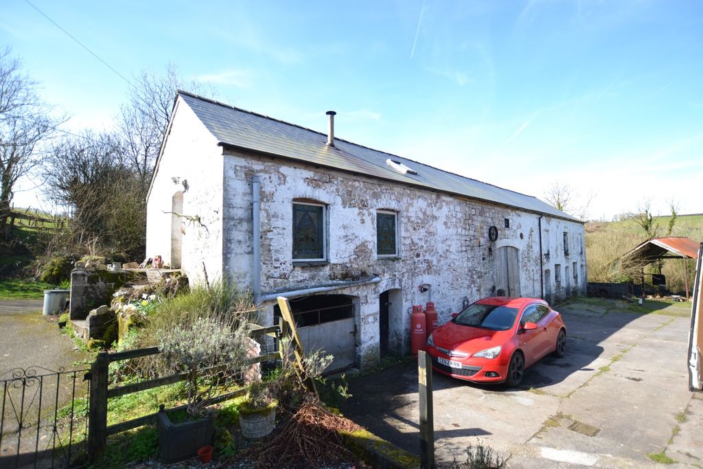 Property photo 2 of 20