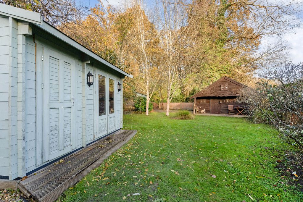 Property photo 3 of 9 3