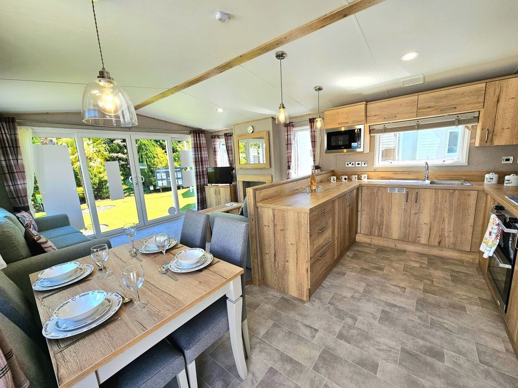 Property photo 1 of 7 - Abi Kingston For Sale