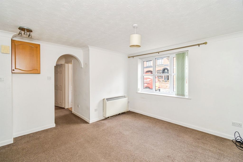 Property photo 3 of 9