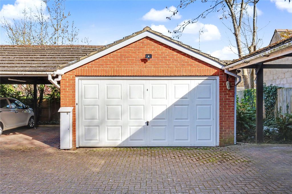 Additional image 28 of 3 bed flat for saleCulloden Road, Enfield EN2