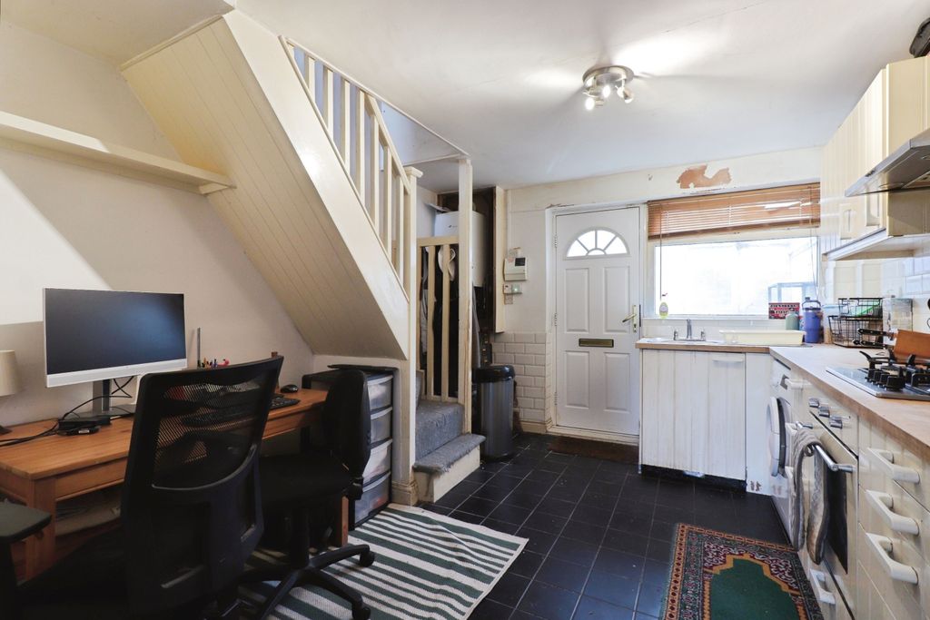 Property photo 3 of 17 Img_8943