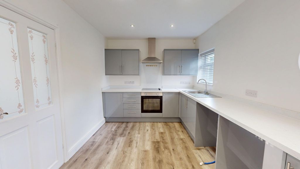 Property photo 2 of 24 4298261