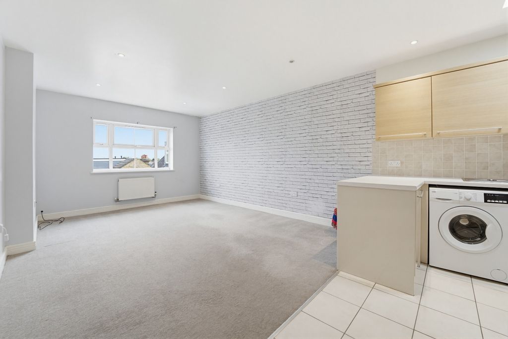 Property photo 2 of 11 725333