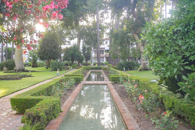 Property photo 2 of 36