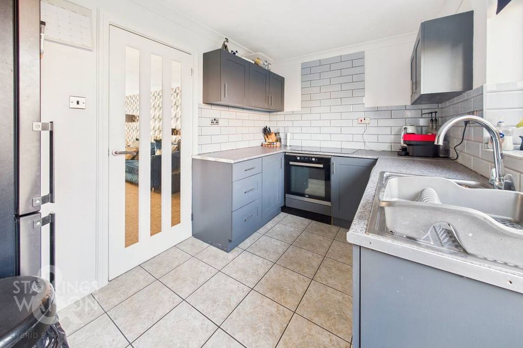 Property photo 2 of 19