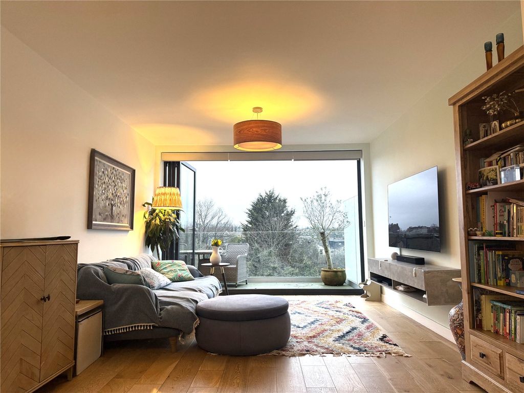 Property photo 2 of 14 Picture No. 19