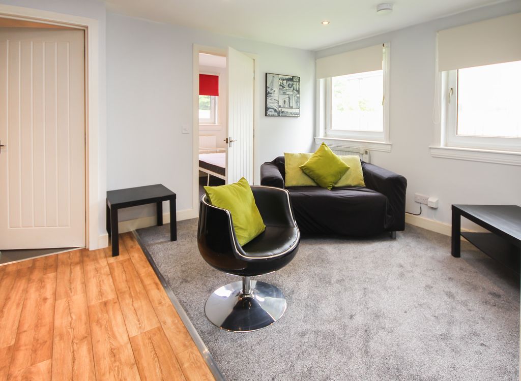 Property photo 3 of 9 15 Sibbald - Redone Small-9