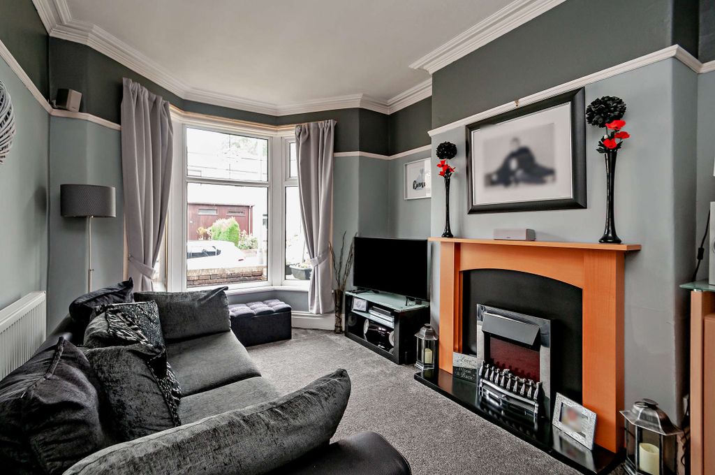 Property photo 2 of 14
