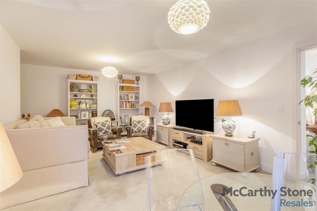 Property photo 3 of 29 8676278-Interior05.Jpg