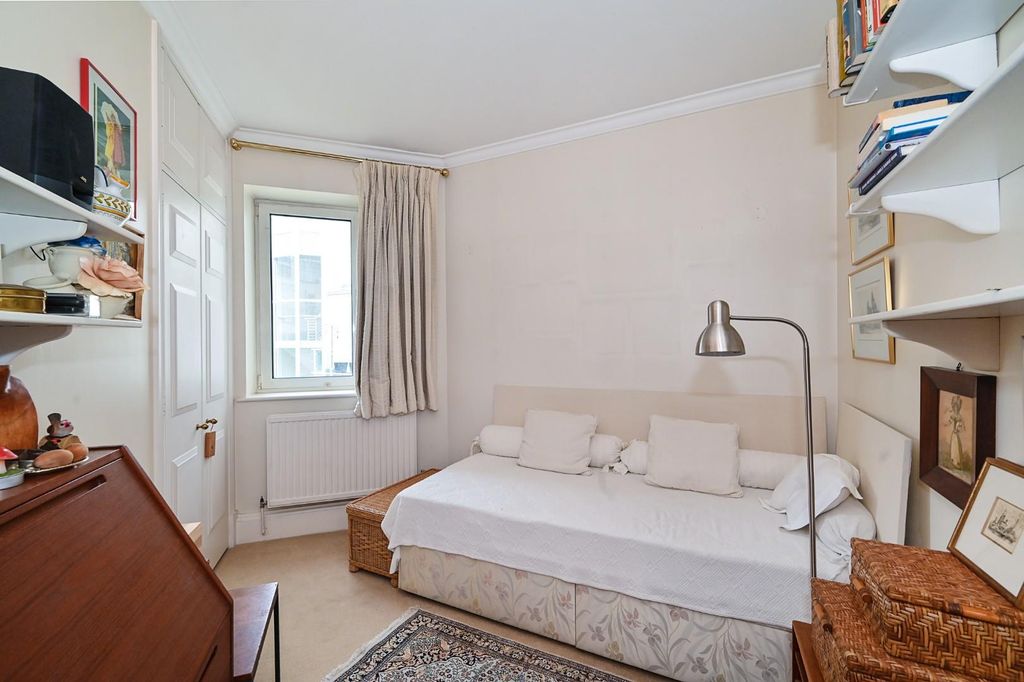 Property photo 3 of 17 48-Carlyle-Court (12).Jpg