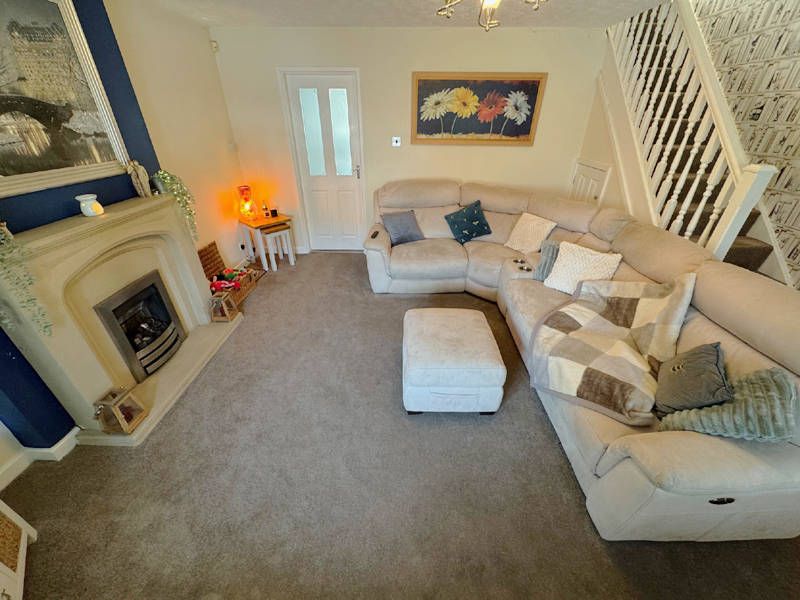 Property photo 3 of 26 Lounge