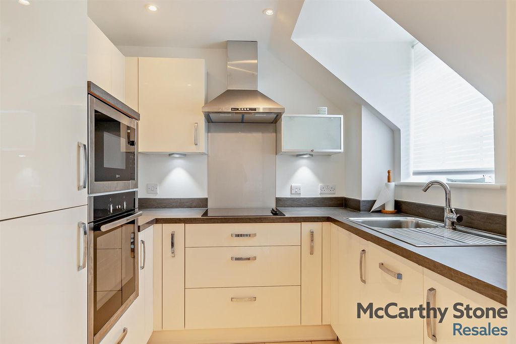 Additional image 4 of 1 bed flat for saleLe Jardin, Station Road, Letchworth Garden City SG6